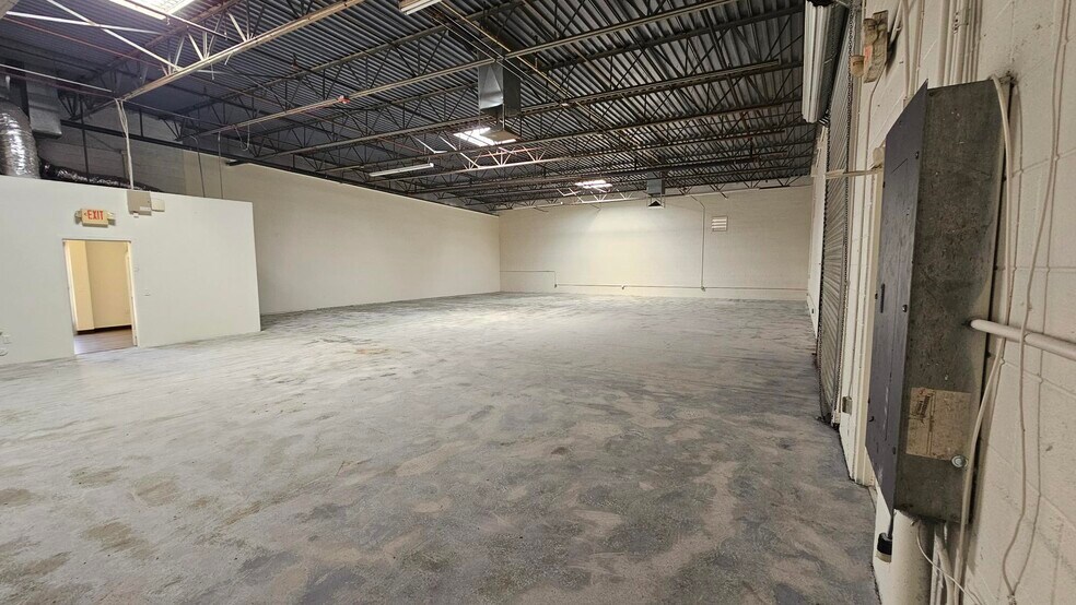 More Photos Of 1060 N Eliseo Felix Jr Way, Avondale Warehouse For Lease