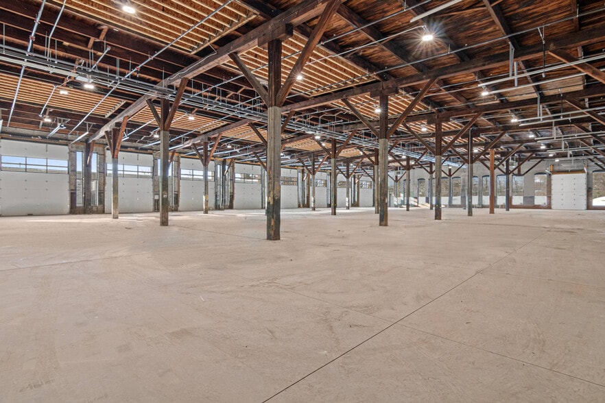 More Photos Of 207 Monroe St N, Hudson Warehouse For Sale