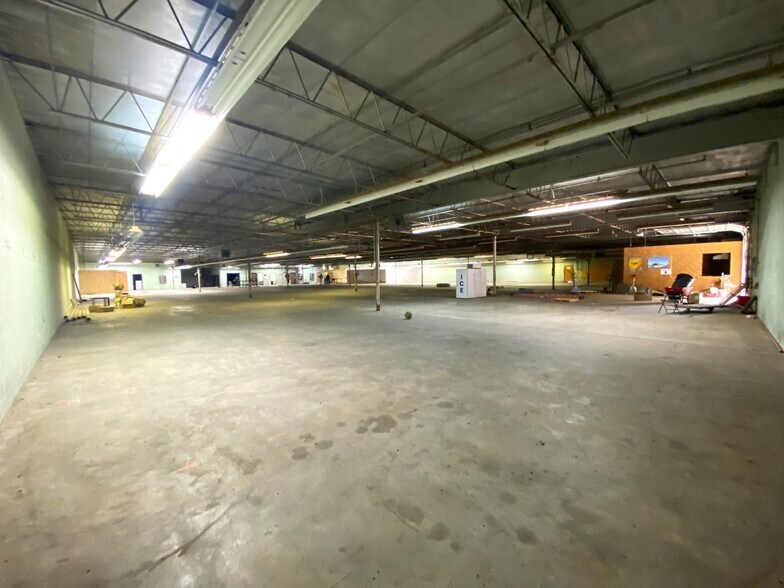 More Photos Of 1212 F.R. Huff Dr, St Matthews Industrial For Sale