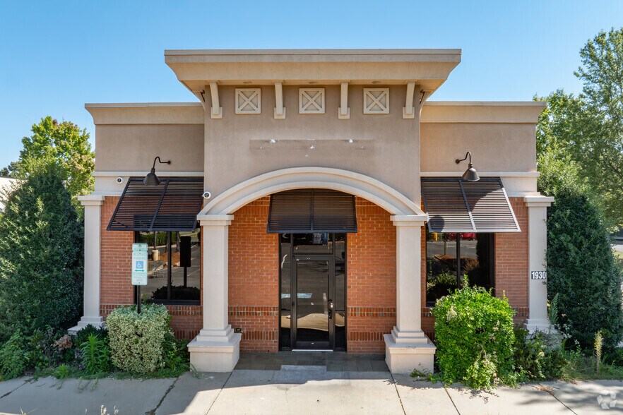 More Photos Of 1930 Sardis Rd N, Charlotte Fast Food For Sale