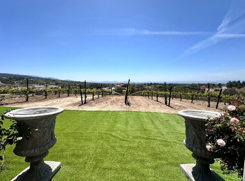 More Photos Of 924-220-017 CA Riverside County, Temecula Land For Sale