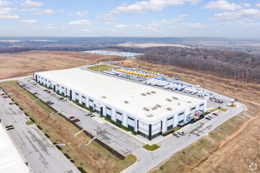 More Photos Of 9501 NE Parvin Rd, Kansas City Unknown For Lease