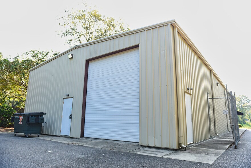 More Photos Of 213 College Park Rd, Ladson Flex For Lease