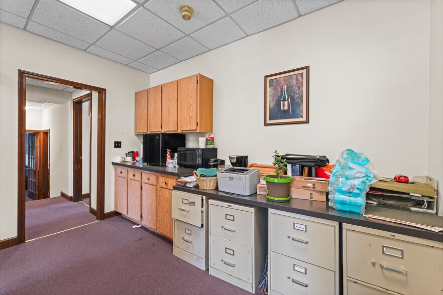 More Photos Of 132-134 S Swan St, Albany Office Residential For Sale