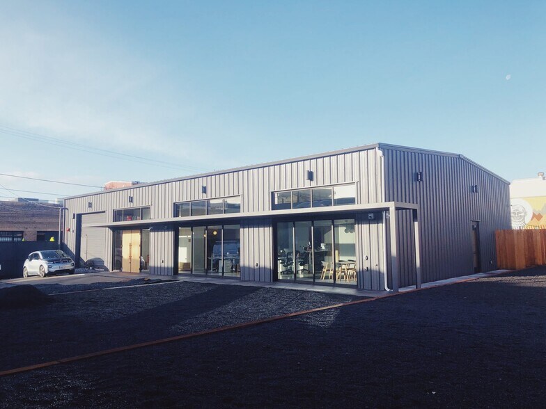 Primary Photo Of 440 25th St, Oakland Flex For Lease