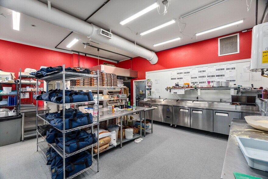 More Photos Of 202 NE 1st, Winlock Storefront Retail Office For Sale