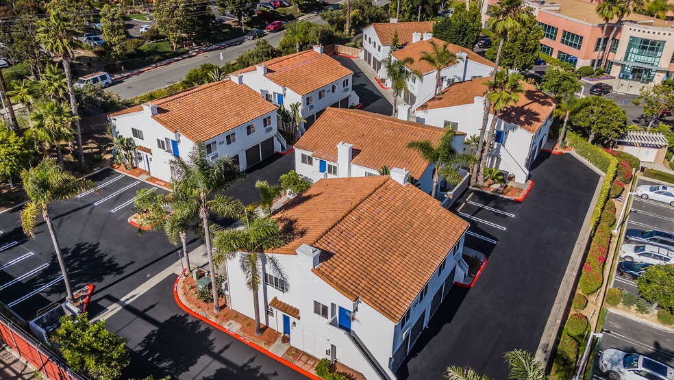 Primary Photo Of 185 Saxony Rd, Encinitas Apartments For Sale