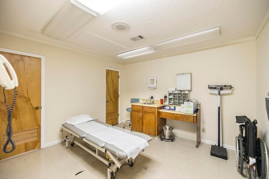 More Photos Of 1020 Keith Dr, Perry Healthcare For Lease