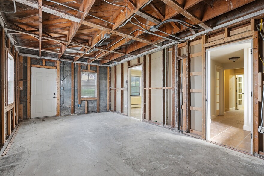 More Photos Of 2602 Grand Ave, Everett Office For Sale