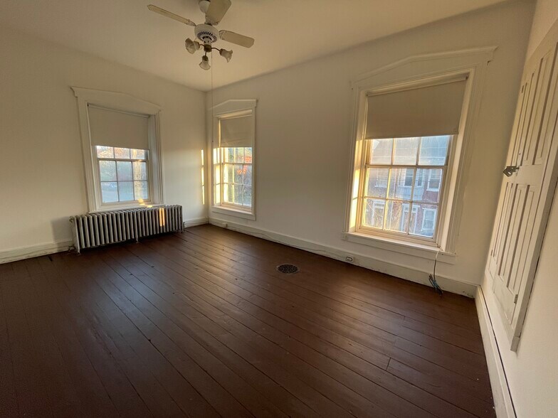 More Photos Of 298 Old Bowers Rd, Mertztown Restaurant For Sale