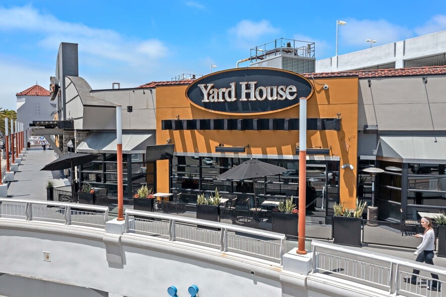 More Photos Of 1870 Harbor Blvd, Costa Mesa Storefront For Sale