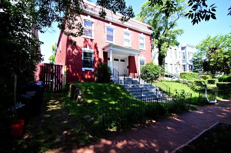 More Photos Of 513-519 12th St SE, Washington Apartments For Sale