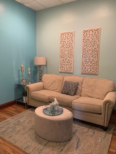 More Photos Of 11079-11099 Village Square Ln, Fishers Office For Lease