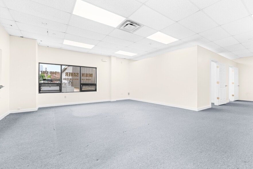 More Photos Of 57 Lake St, White Plains Auto Dealership For Lease