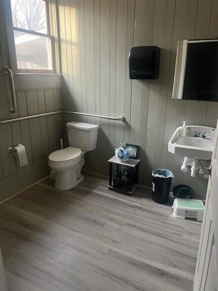 More Photos Of 112 Johnson Ln, Martinsville Specialty For Sale