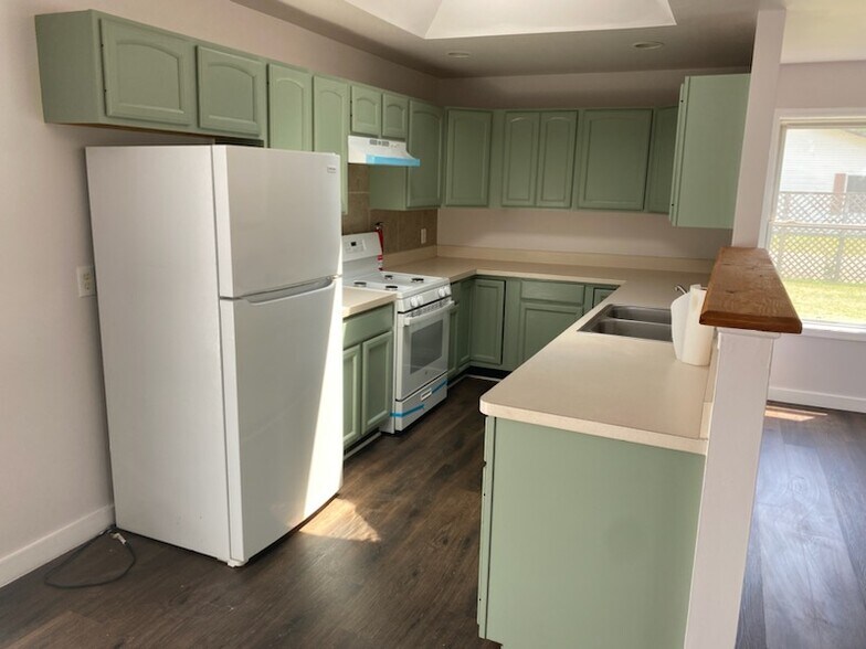 More Photos Of 3582-3586 NY-32, Saugerties Apartments For Sale