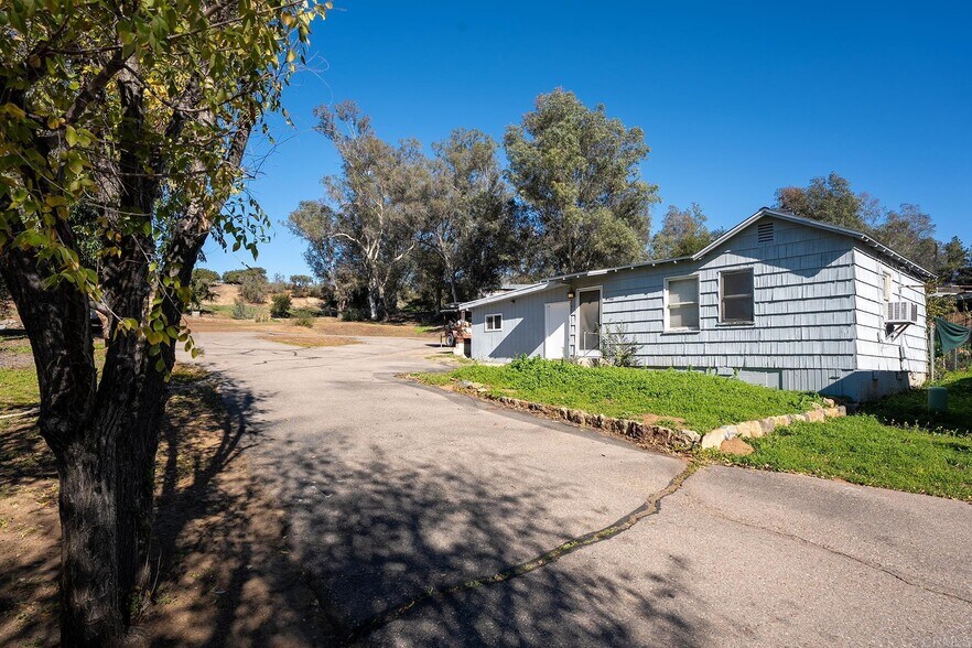 More Photos Of 2560-2566 Alpine Blvd, Alpine Office For Sale