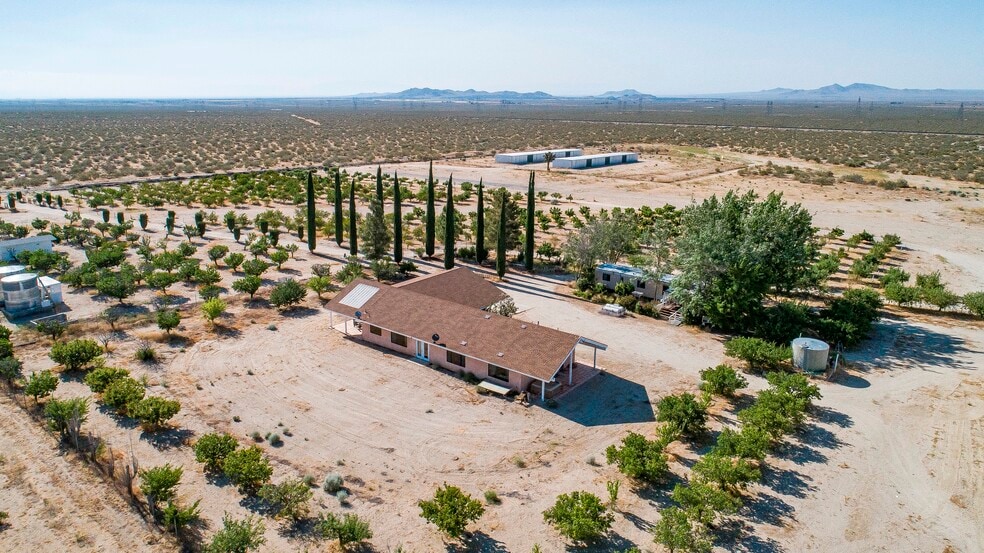 More Photos Of 34810 largo vista rd, Llano Airport For Sale