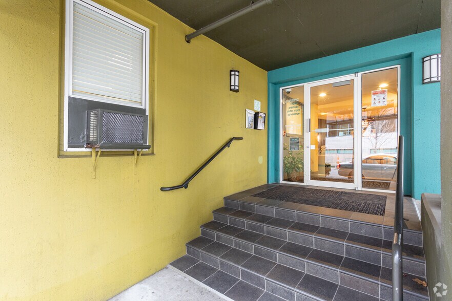 More Photos Of 2226 Elliott Ave, Seattle Apartments For Lease