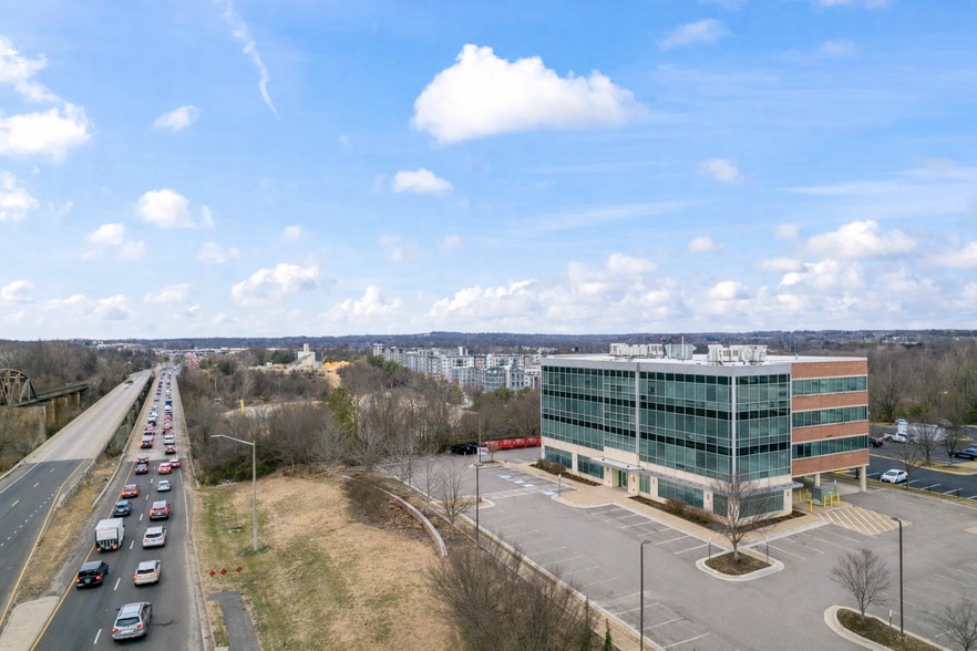 More Photos Of 10718 Richmond Hwy, Lorton Office For Lease