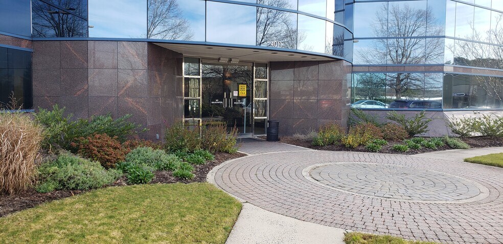 More Photos Of 4011 University Dr, Durham Office Residential For Lease