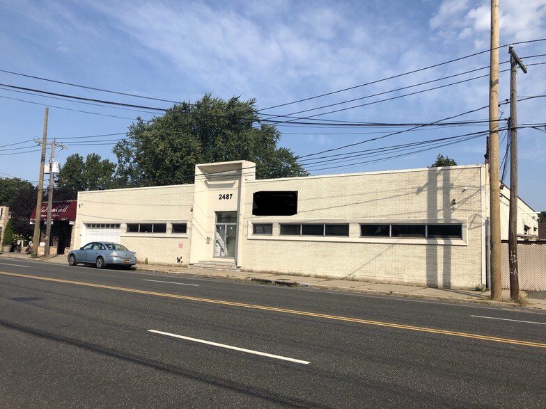 Primary Photo Of 2487 N Jerusalem Ave, East Meadow Warehouse For Sale