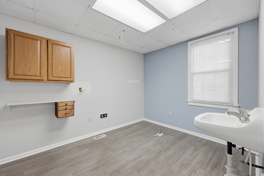 More Photos Of 2303 Pruden Blvd, Suffolk Healthcare For Sale