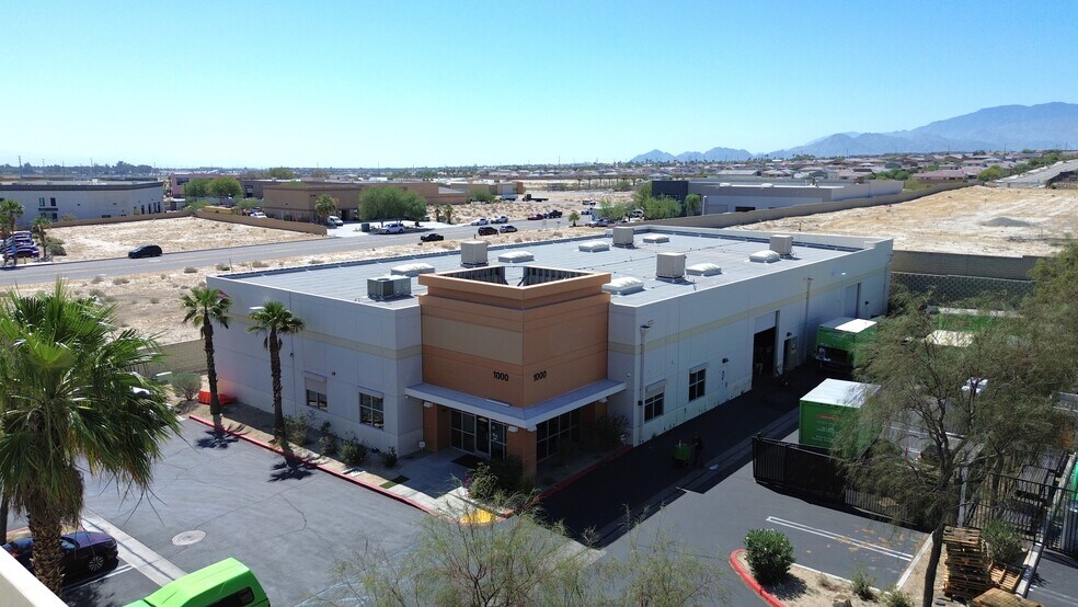 Primary Photo Of 73605 Dinah Shore Dr, Palm Desert Showroom For Lease