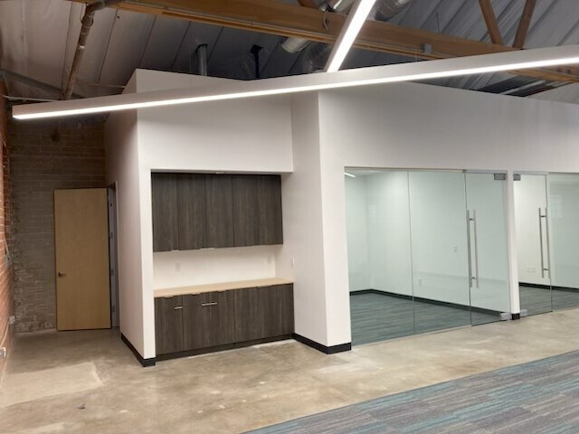 More Photos Of 3235 N San Fernando Rd, Los Angeles Warehouse For Lease