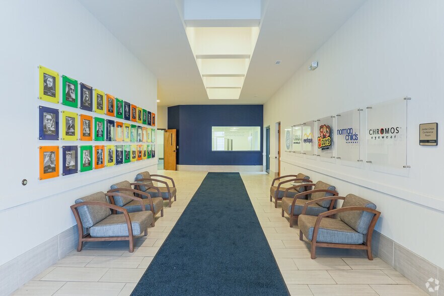 More Photos Of 1201 Banksville Rd, Pittsburgh Office For Sale