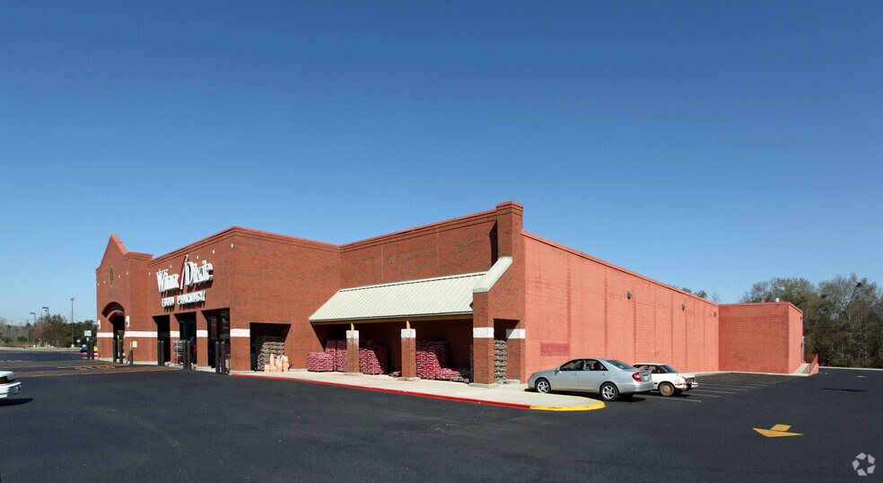 Primary Photo Of 9082 Moffett Rd, Semmes Supermarket For Lease