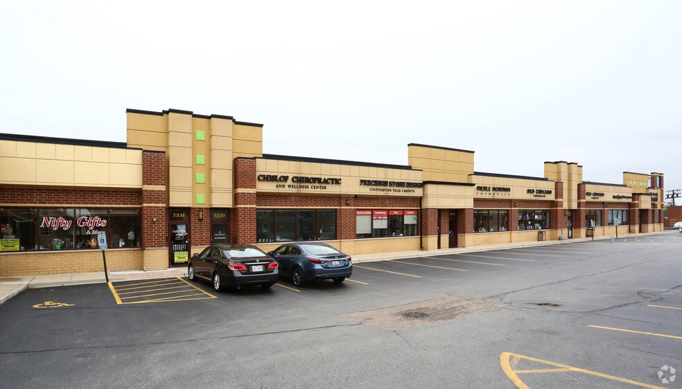 More Photos Of 7313-7337 N Harlem Ave, Niles Storefront For Lease