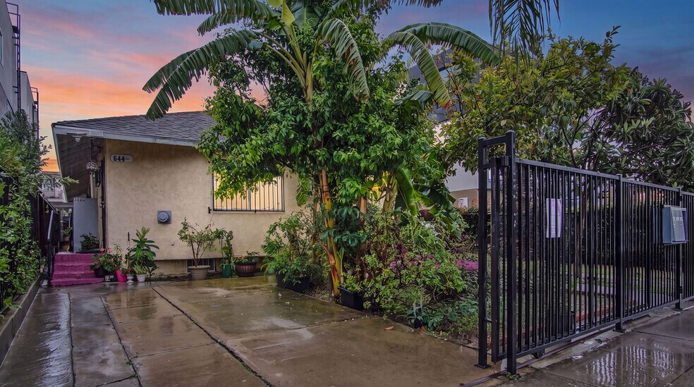 More Photos Of 644 N Serrano Ave, Los Angeles Apartments For Sale