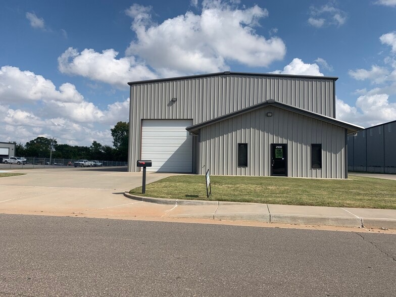 Primary Photo Of 2500 S Vermont Ave, Oklahoma City Warehouse For Lease
