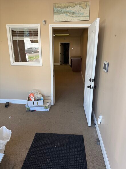 More Photos Of 409-419 Lake Ave, Nesconset Freestanding For Lease