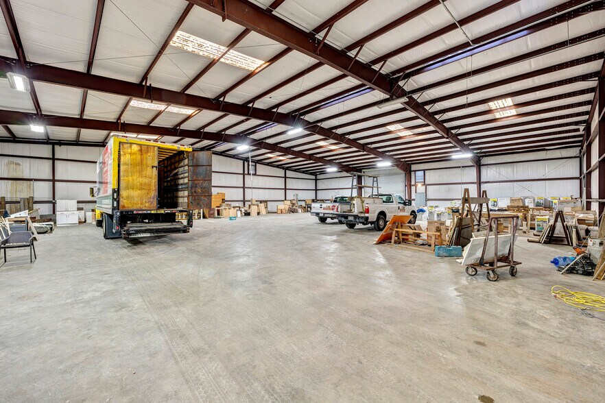 More Photos Of 1406-1420 Telephone Rd, Houston Showroom For Lease