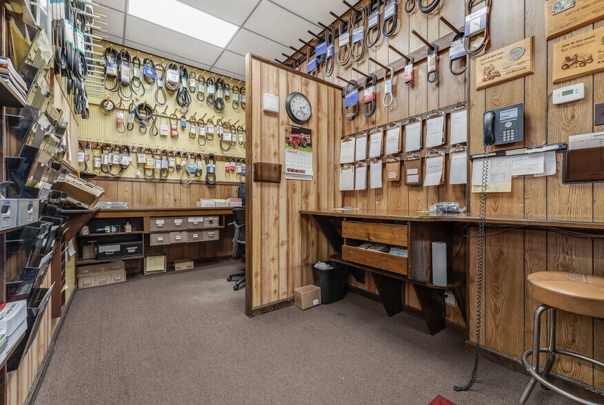 More Photos Of 5 Larison Ln, Ringoes Storefront Retail Office For Sale