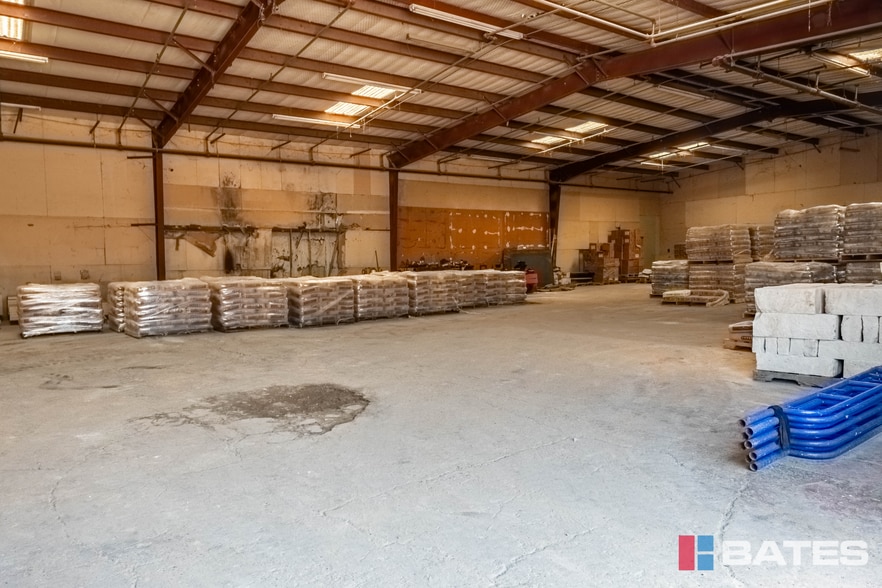 More Photos Of 1812 Garden Spring Dr, Dallas Warehouse For Sale