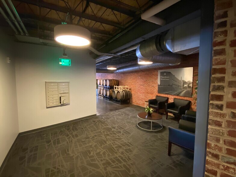 More Photos Of 400 Augusta St, Greenville Office For Sale