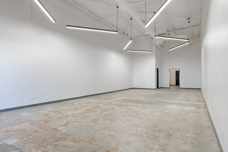 More Photos Of 1002 N Central Expy, Richardson Unknown For Lease