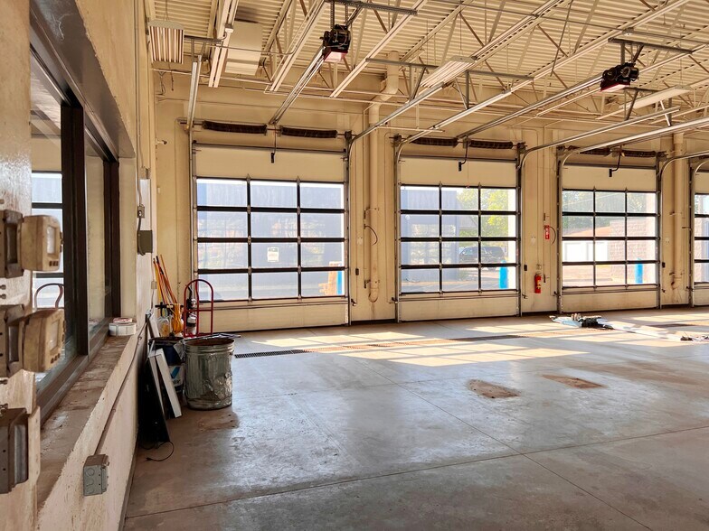 More Photos Of 615 Washington St, Brainerd Auto Repair For Lease