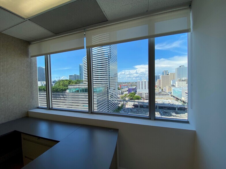 More Photos Of 150 SE 2nd Ave, Miami Office Residential For Lease