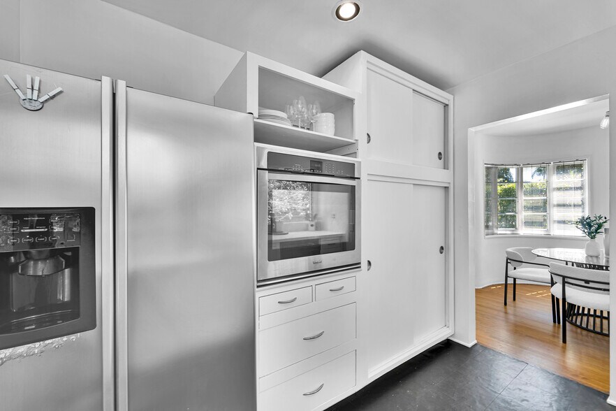 More Photos Of 4227 Van Nuys Blvd, Sherman Oaks Apartments For Sale