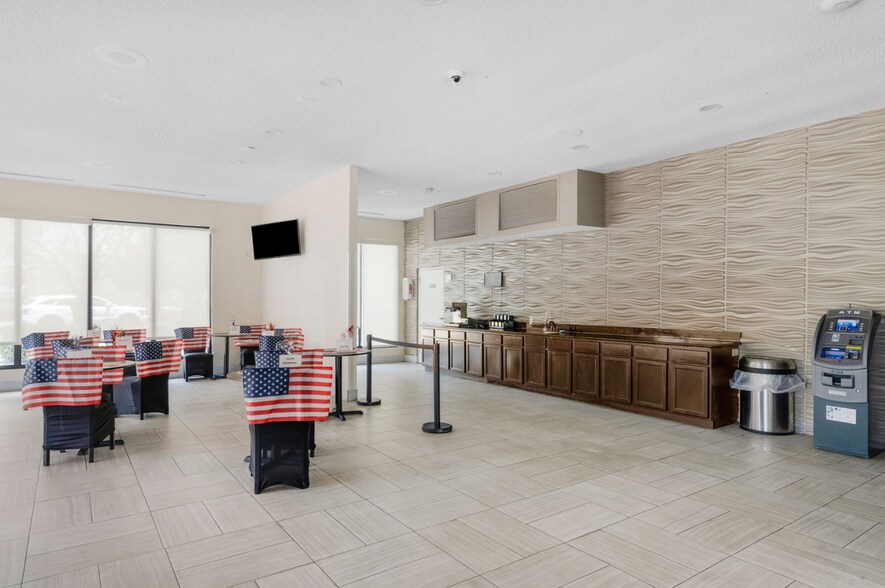 More Photos Of 1811 W Lucas St, Florence Hotel For Sale