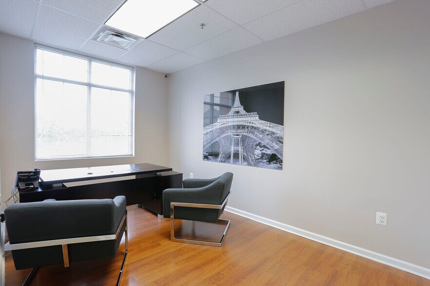 More Photos Of 19420 Golf Vista Plz, Leesburg Medical For Sale