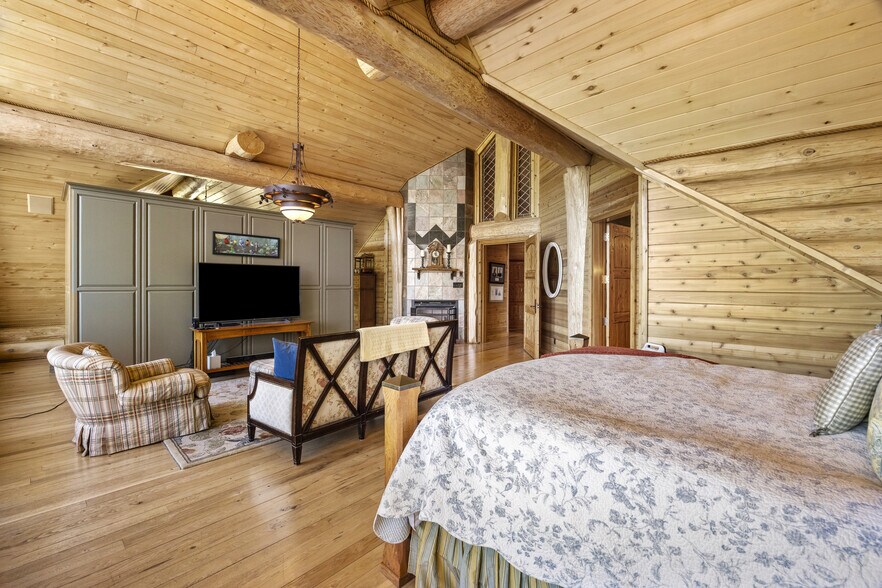 More Photos Of 1613 Black Canyon Rd, Heber Lodge Meeting Hall For Sale