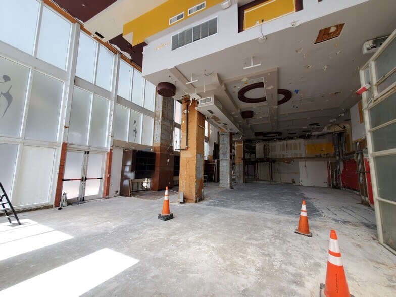 More Photos Of 50 Biscayne Blvd, Miami Multifamily For Sale