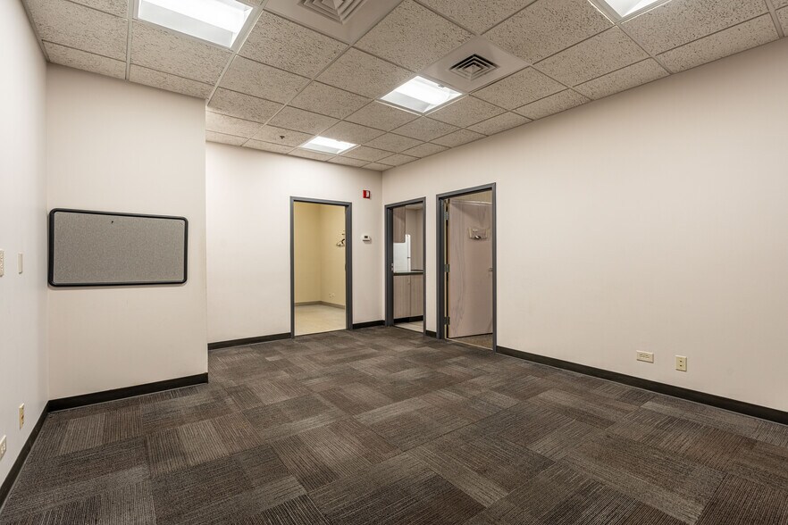 More Photos Of 4650 Southwest Hwy, Oak Lawn Medical For Sale