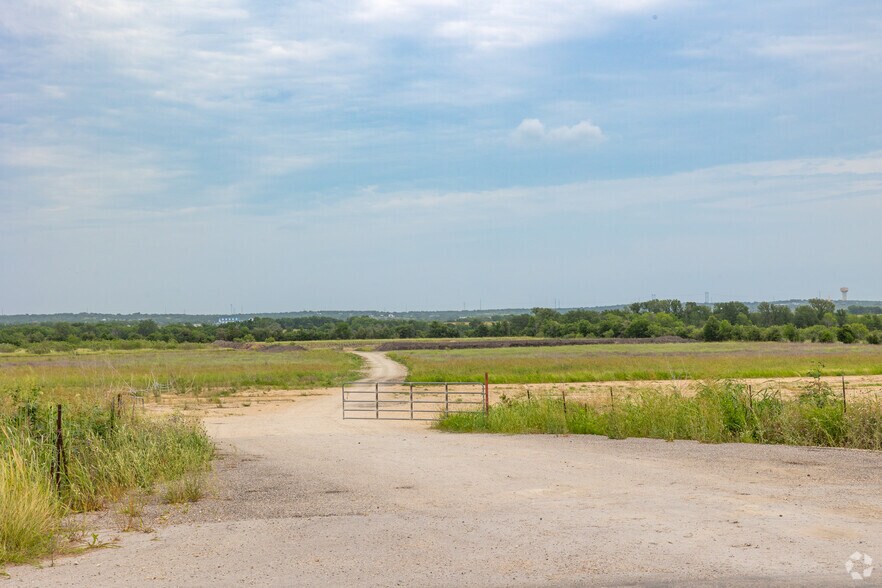 More Photos Of 1001 Rohde Road, Kyle Land For Lease