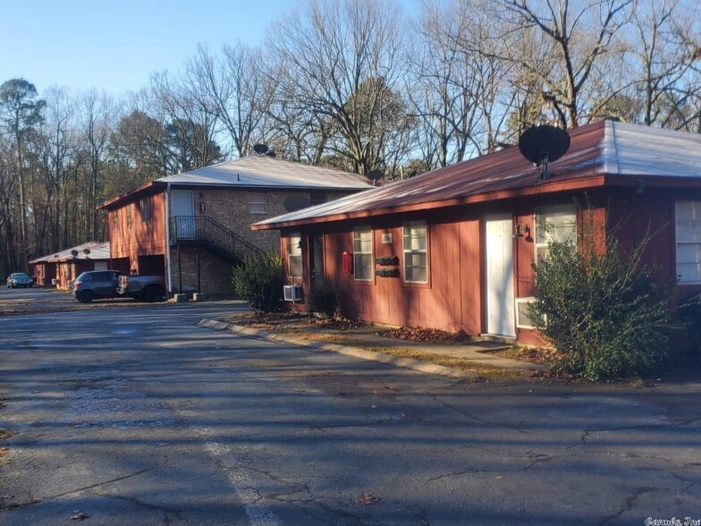 Primary Photo Of 2100-2108 Sidney St, Pine Bluff Apartments For Sale